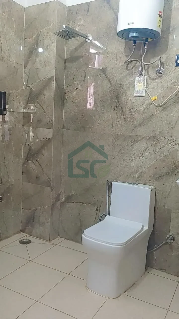 1 RK Fully Furnished Room in Sector 17, Gurugram — property photo 1