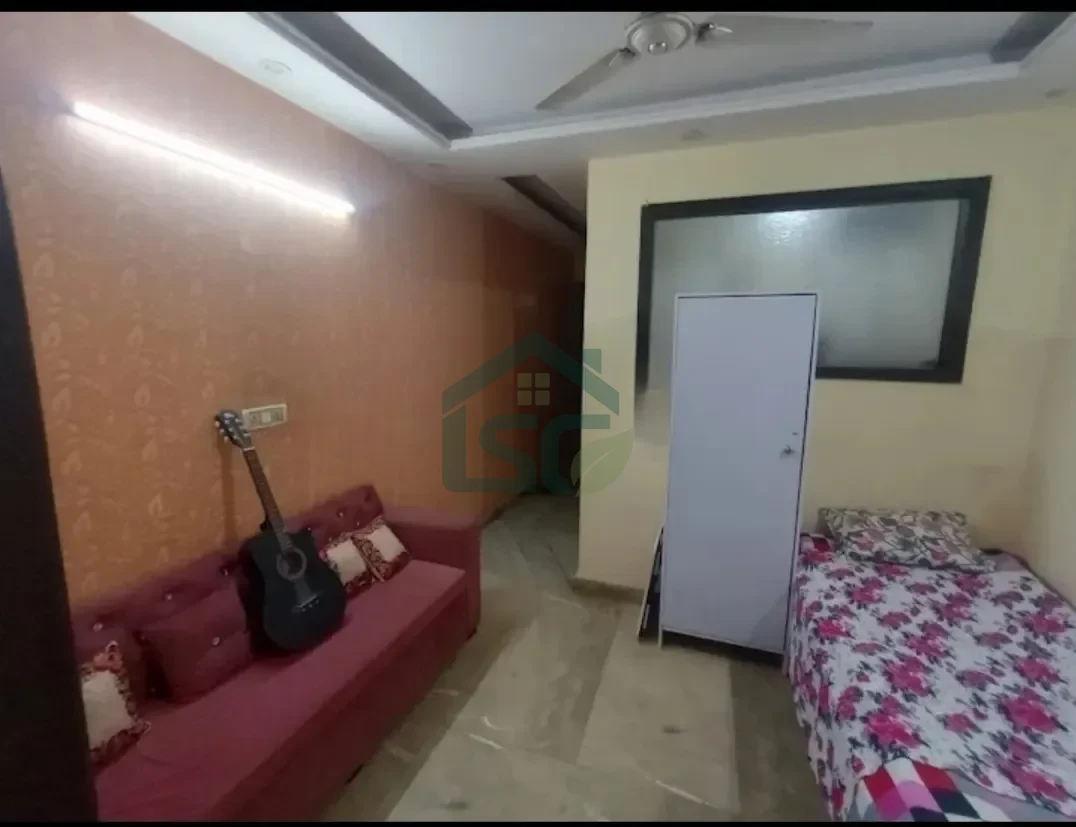 Shri Pradhan JI BOY'S PG in Kalkaji, Delhi — property photo 1