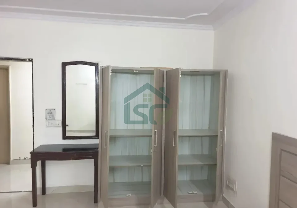 Bindra PG Guest House in Patel Nagar, Delhi — property photo 1