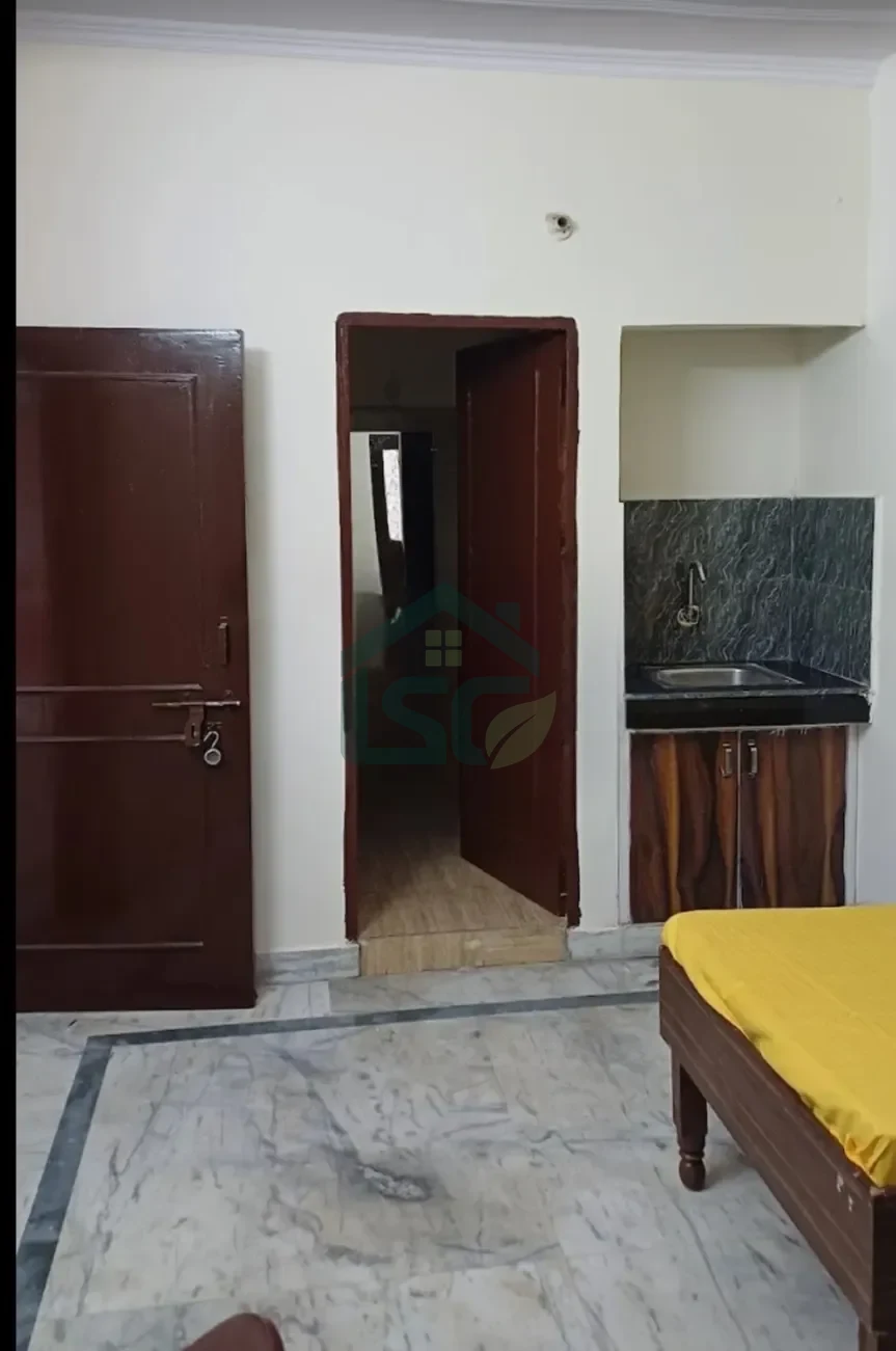 Croma PG paying guest accomodation in Sultanpur, Delhi — property photo 1