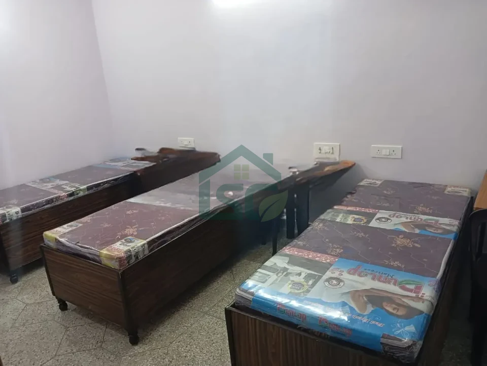 suresh PG girls in South Extention, Delhi — property photo 2