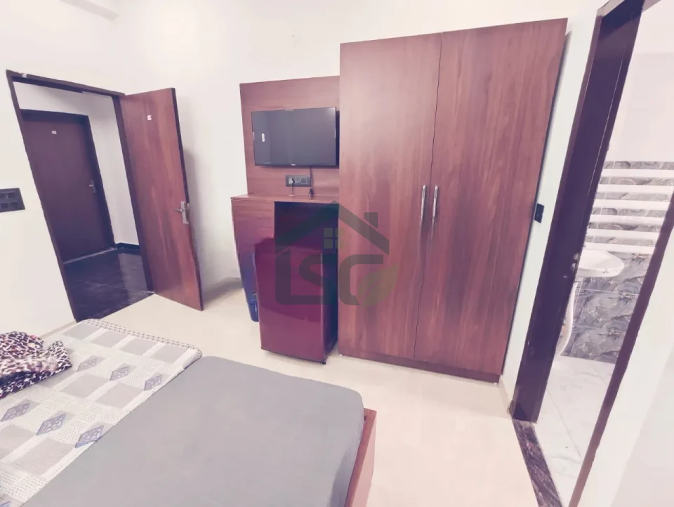 Yaduvanshi Luxury PG & 1 RK in Sector 34, Gurugram — property photo 4