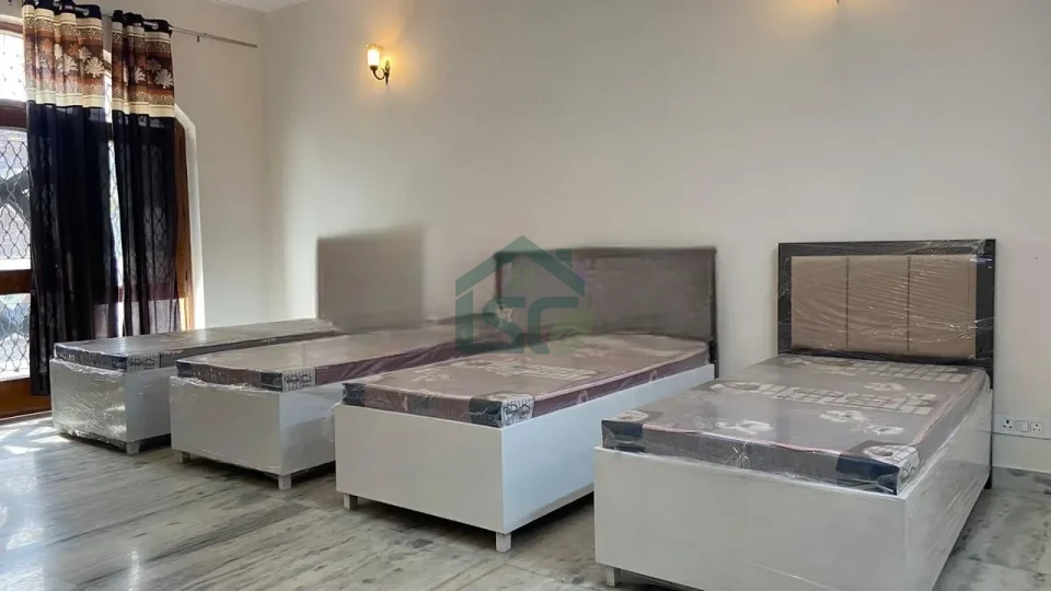 THE QUEEN'S PG in Sector 26, Noida — property photo 3