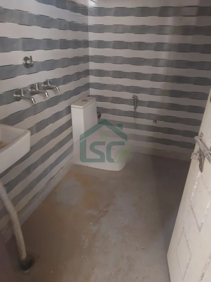 Rajesh Room For Rent in Sector 93, Gurugram — property photo 4