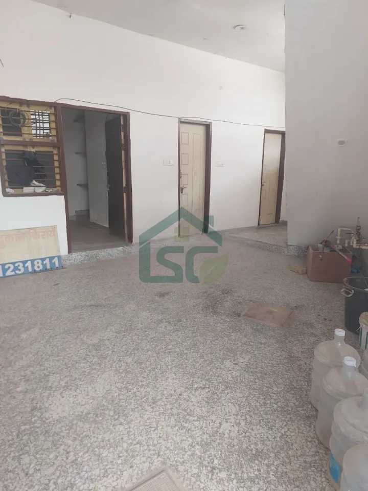 Rajesh Room For Rent in Sector 93, Gurugram — property photo 5