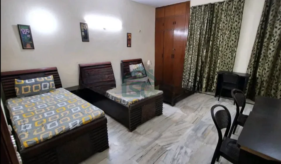 Stay in class PG in Sector 41, Gurugram — property photo 2