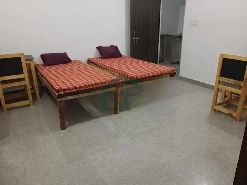 At Shree Matre PG Girls Hostel, Swapnalok, Lucknow