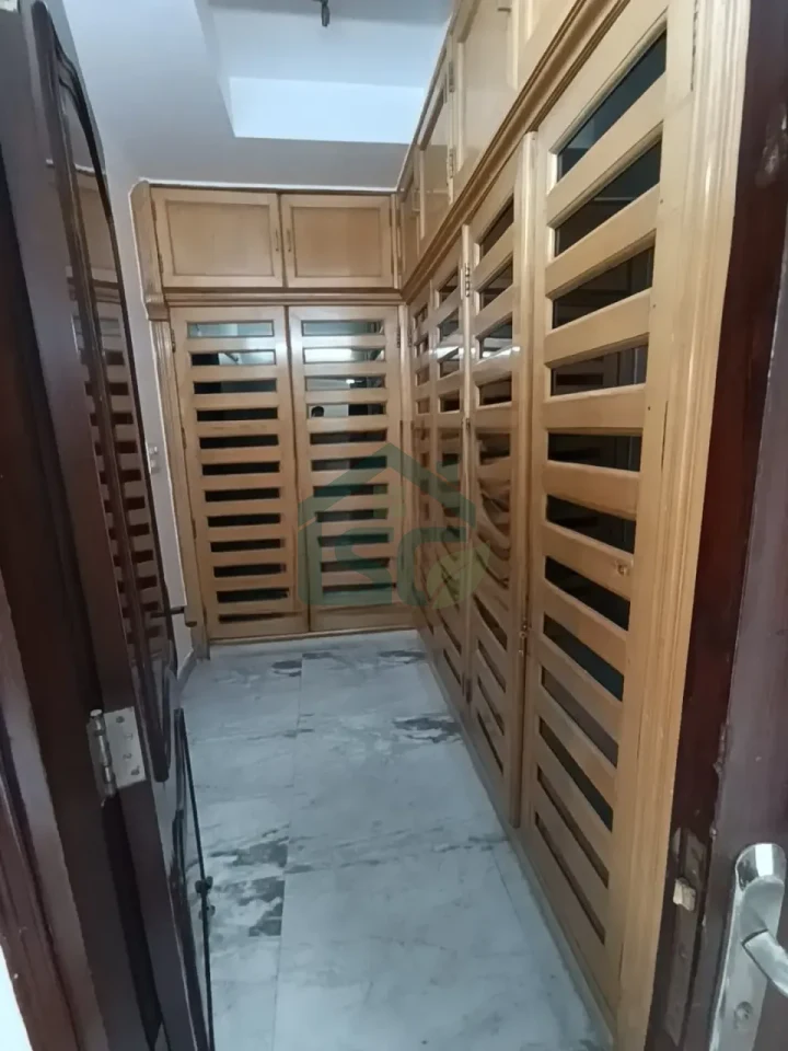 Awesome PG For Girls in Pitampura, Delhi — property photo 1
