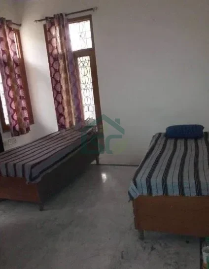 At Priya Man'S PG & Godown Service, Rangoli Colony, Agra