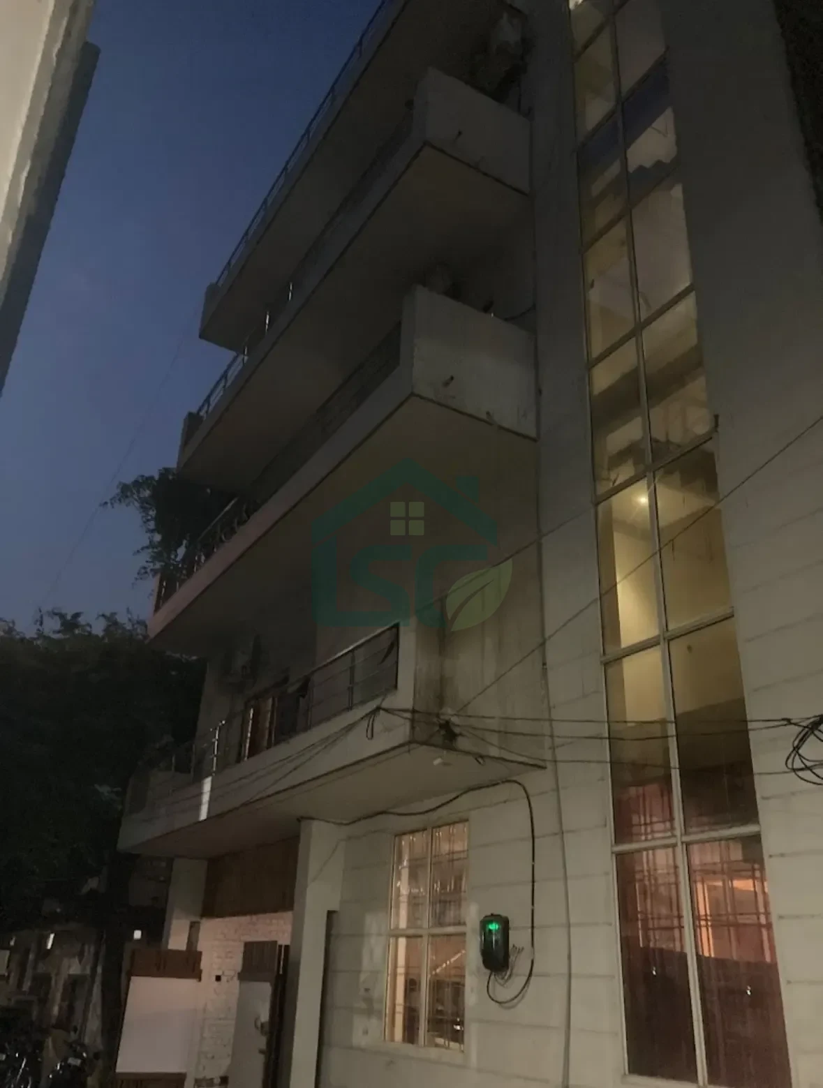 Aiips Boys PG in Shakarpur, Delhi — property photo 1