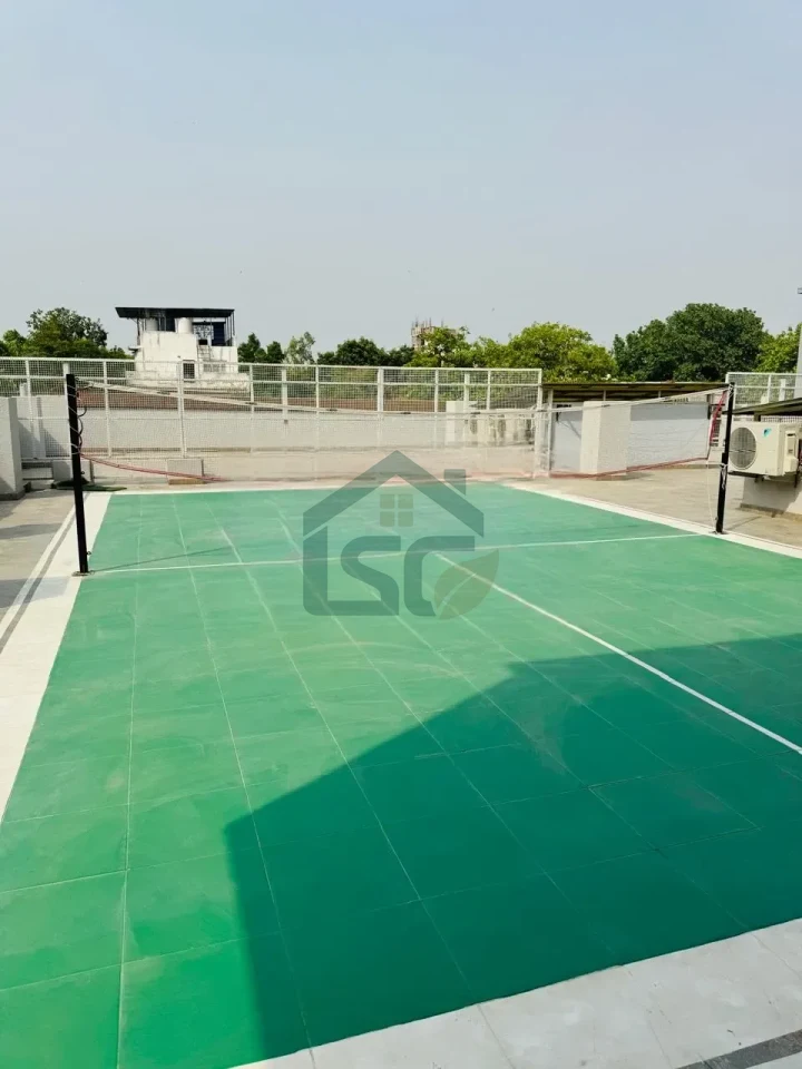 Aggarwal living - Premium PG for Girls in Kamla Nagar, Delhi — property photo 3