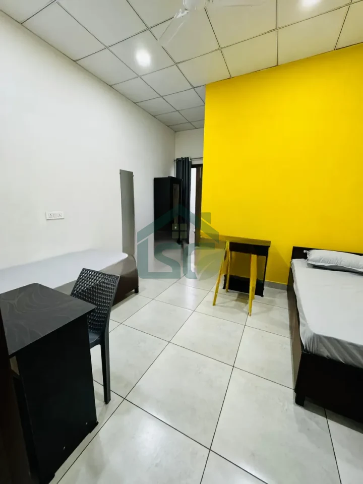 Aggarwal living - Premium PG for Girls in Kamla Nagar, Delhi — property photo 4