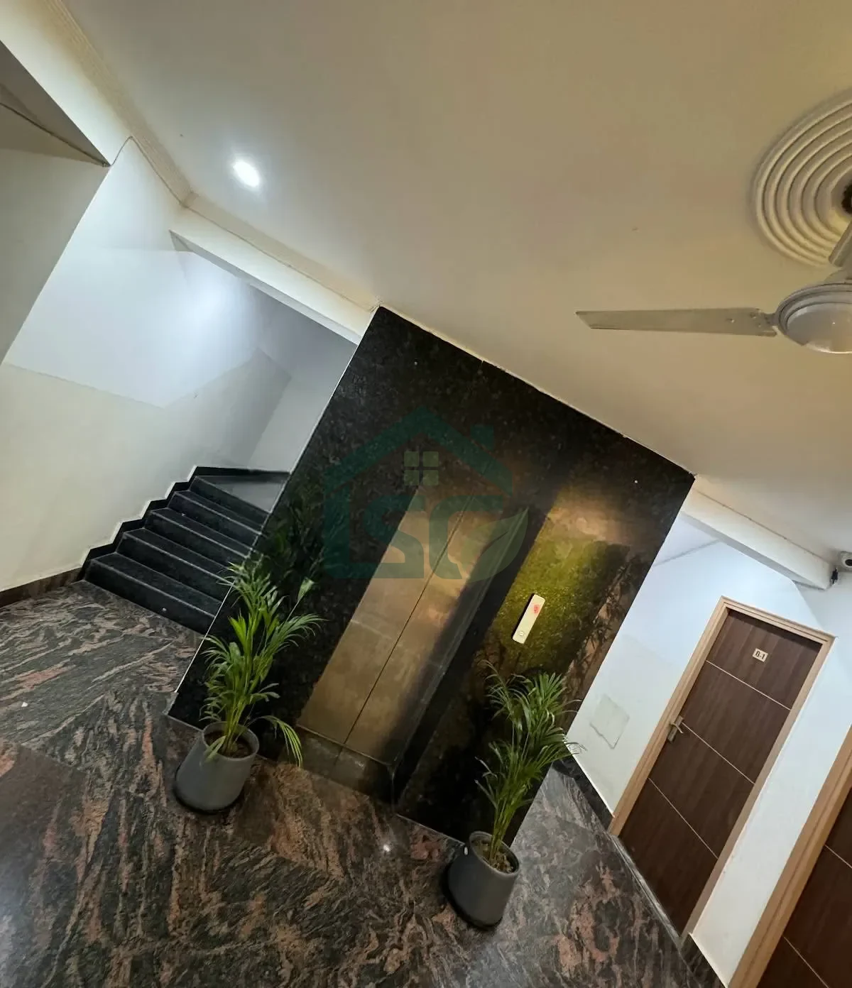 Larisa Girls PG in Sector 22, Gurugram — property photo 1