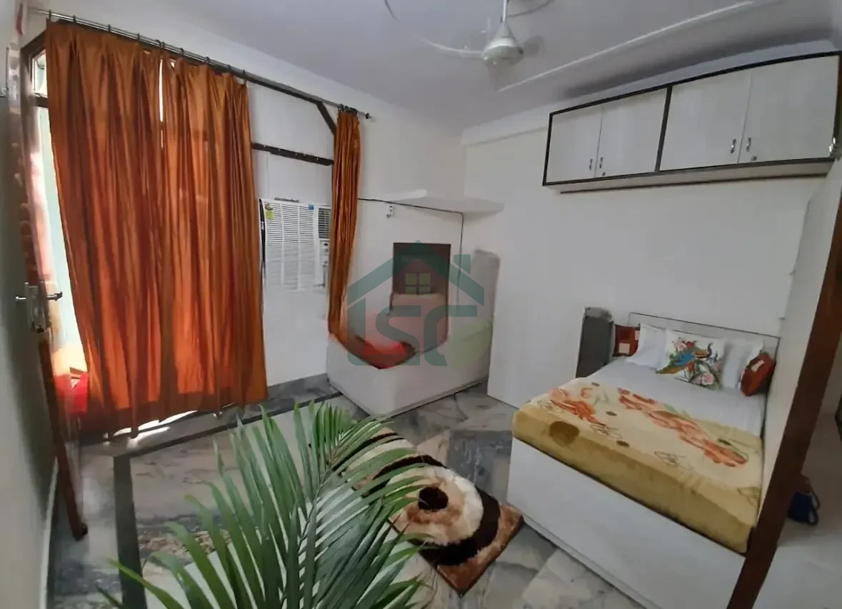Parth PG in Tukhmirpur, Delhi — property photo 1