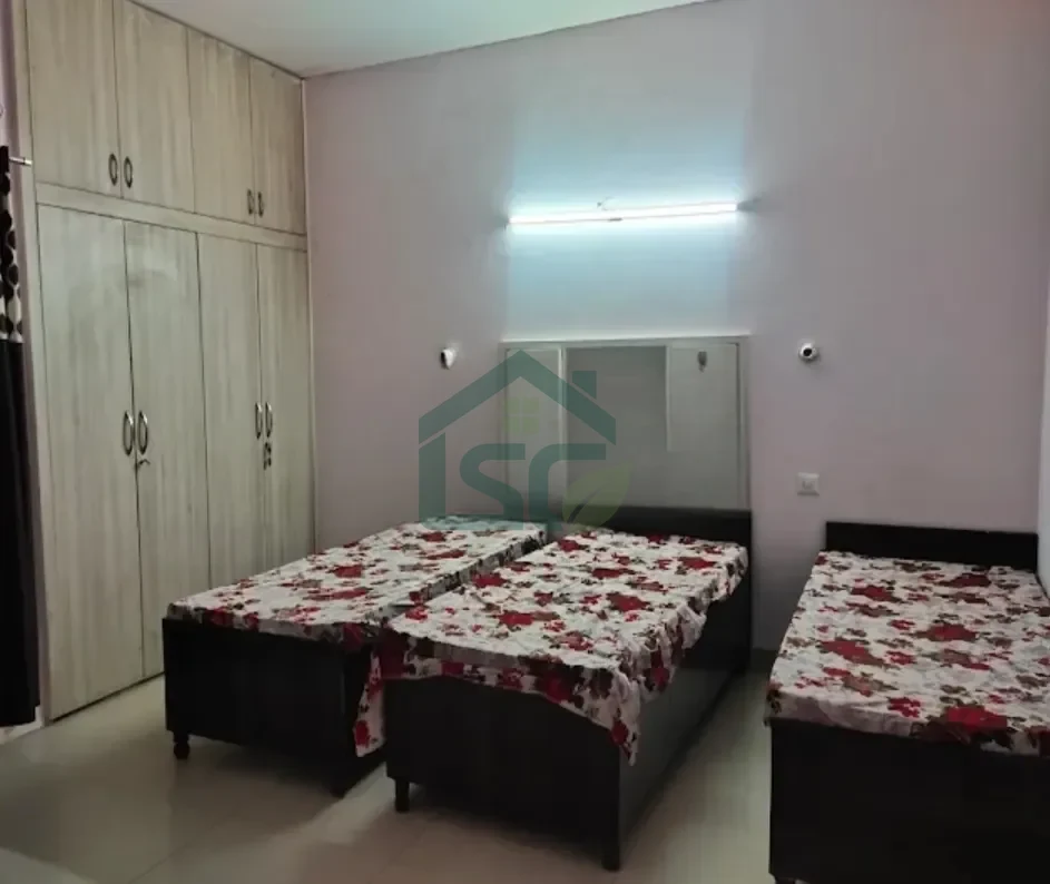 PG Boys and Girls in Sector 27, Noida — property photo 2