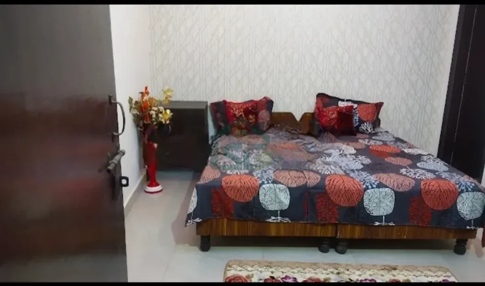 PG Boys and Girls in Sector 27, Noida — property photo 3