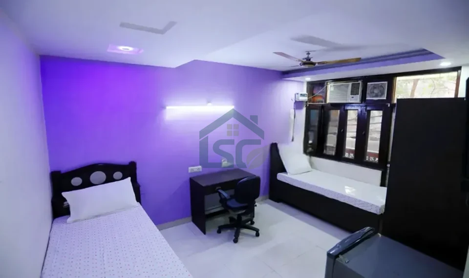 Brij Raj Niwas For Girls in Hari Nagar Ashram, Delhi — property photo 2