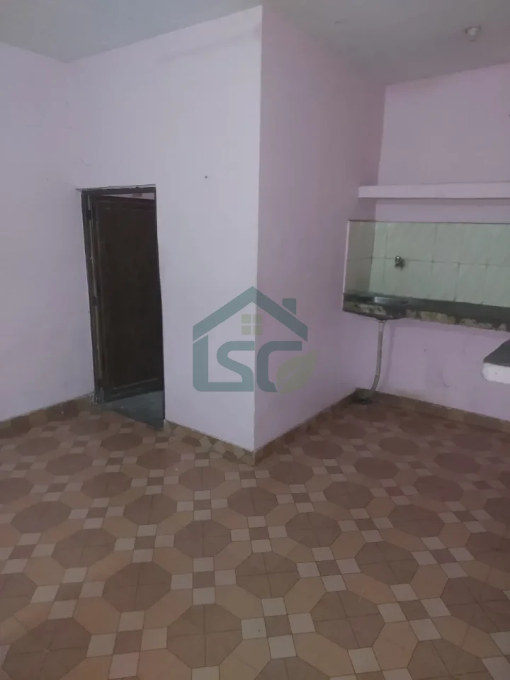 Dinesh Room For Rent in Sector 51, Gurugram — property photo 3