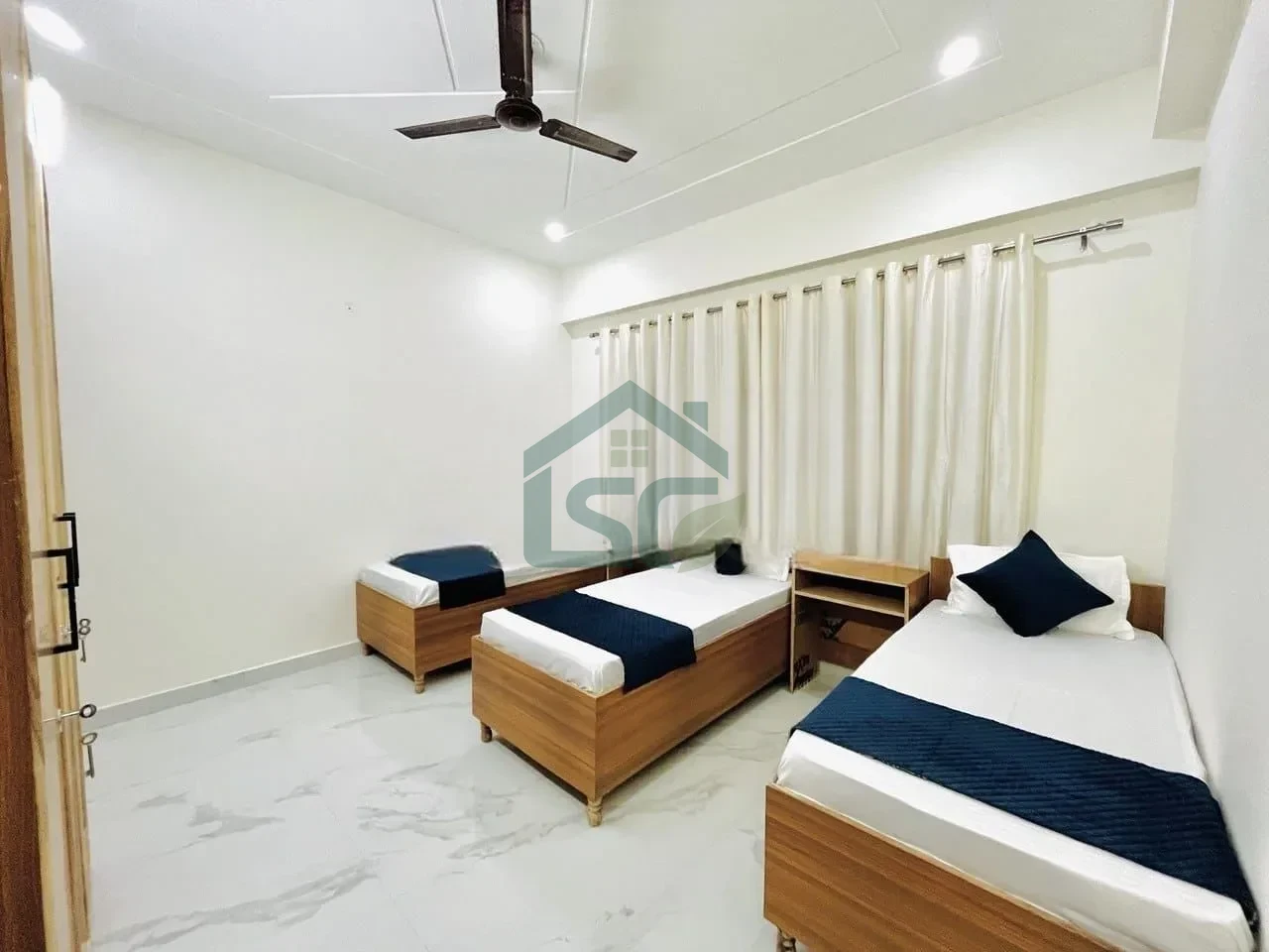Umang Homes Girls PG in Alpha 1, Greater Noida — property photo 1