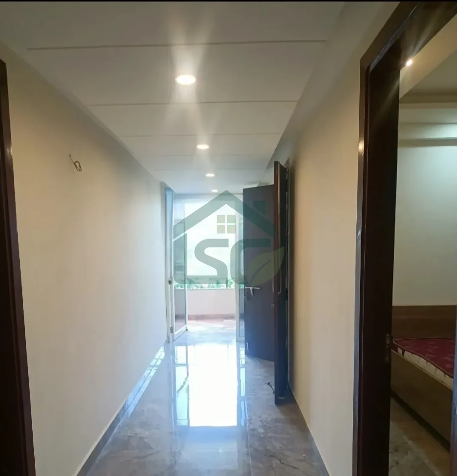 Livingsiving in Sector 66, Noida — property photo 5
