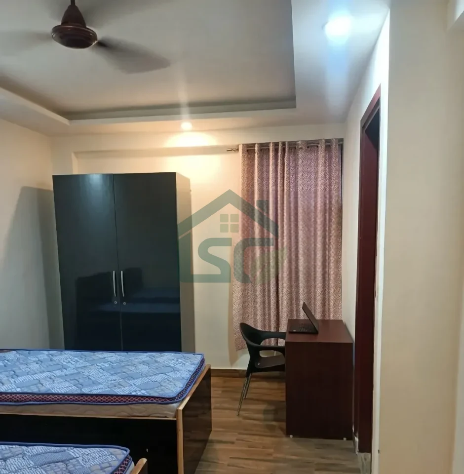 Livingsiving in Sector 66, Noida — property photo 4