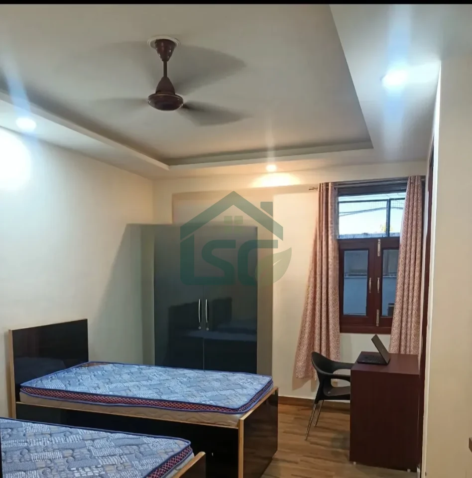 Livingsiving in Sector 66, Noida — property photo 2