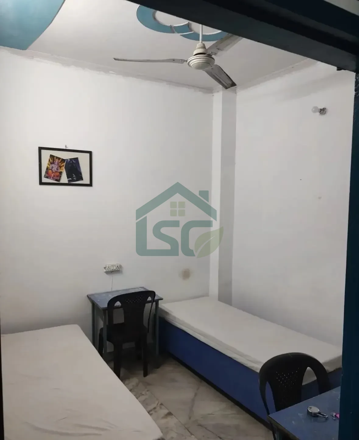 A 44 Boys PG in Shakarpur, Delhi — property photo 1