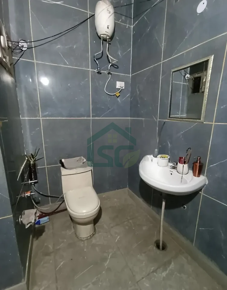 Feels Homes PG in Raja Garden, Delhi — property photo 5