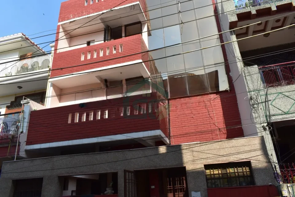 Ravendra GIRL'S PG in Sector 15, Noida — property photo 1