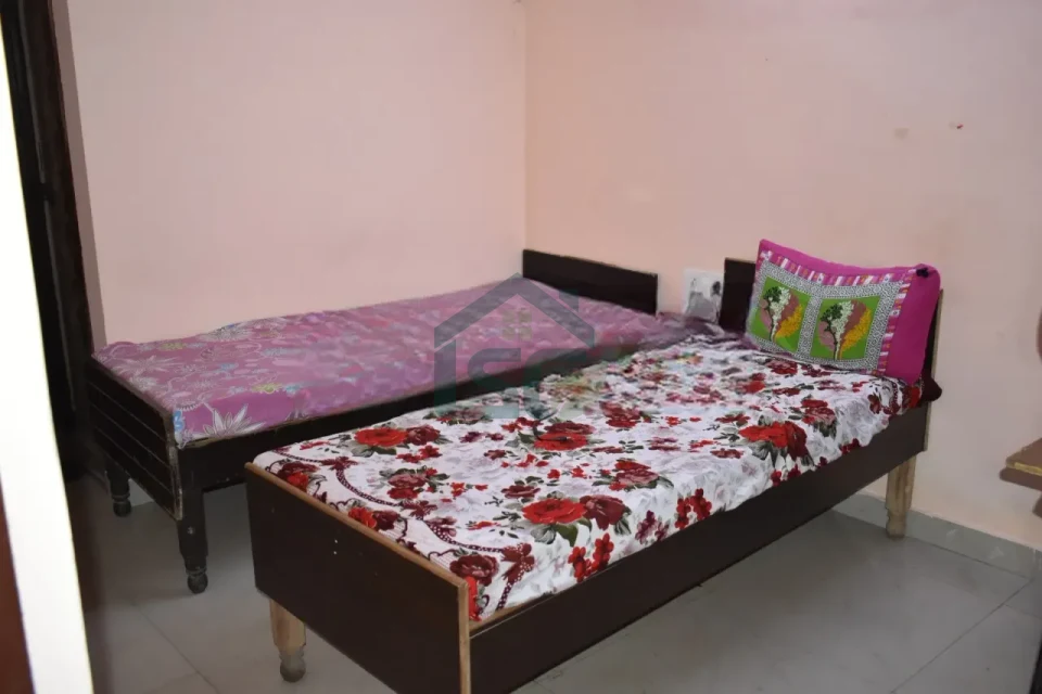 Ravendra GIRL'S PG in Sector 15, Noida — property photo 2