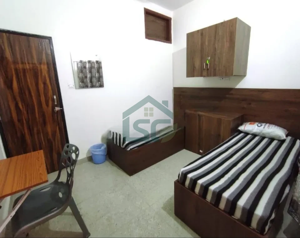 At Silver Highlight PG And Hostel, Dadabari, Kota