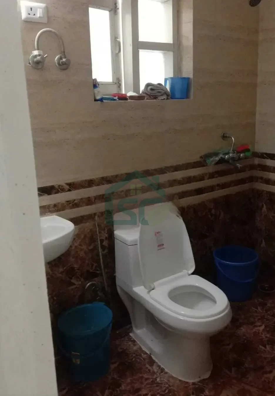 Yuvi girls PG in Sector 28, Noida — property photo 1