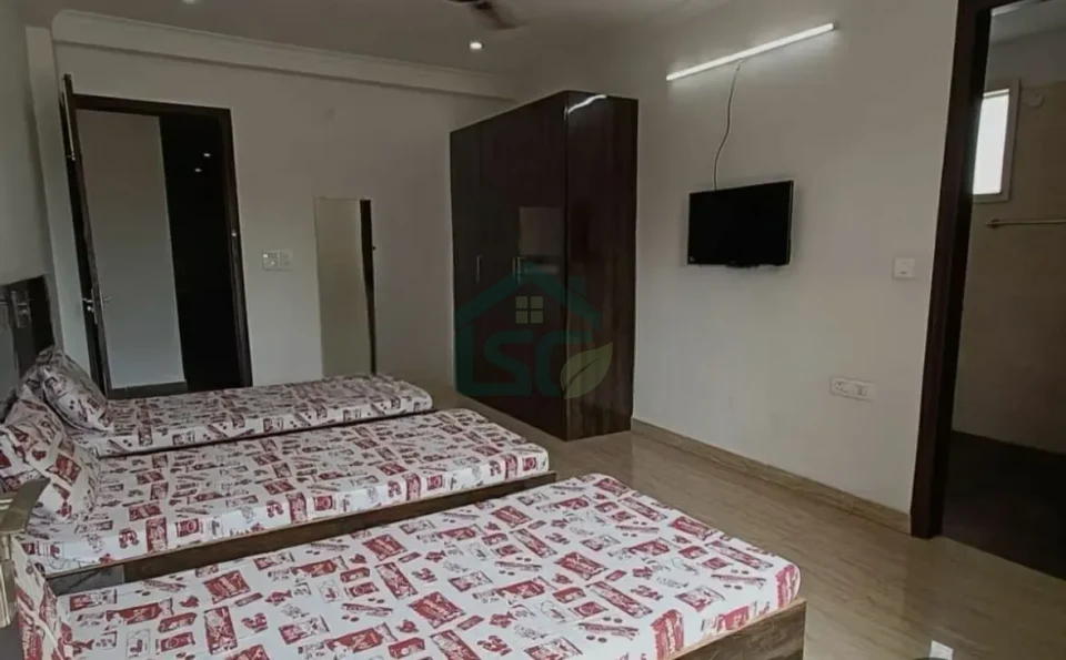 Yuvi girls PG in Sector 28, Noida — property photo 2