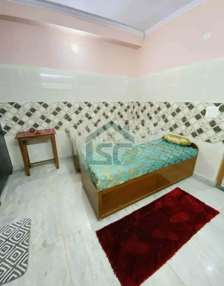 Kusum Niwas in Shakarpur, Delhi — property photo 4