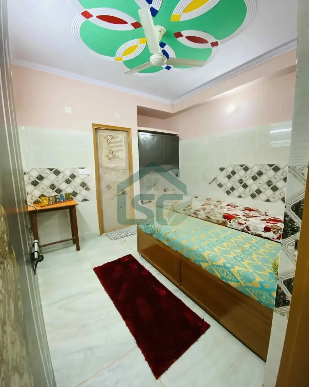 Kusum Niwas in Shakarpur, Delhi — property photo 1