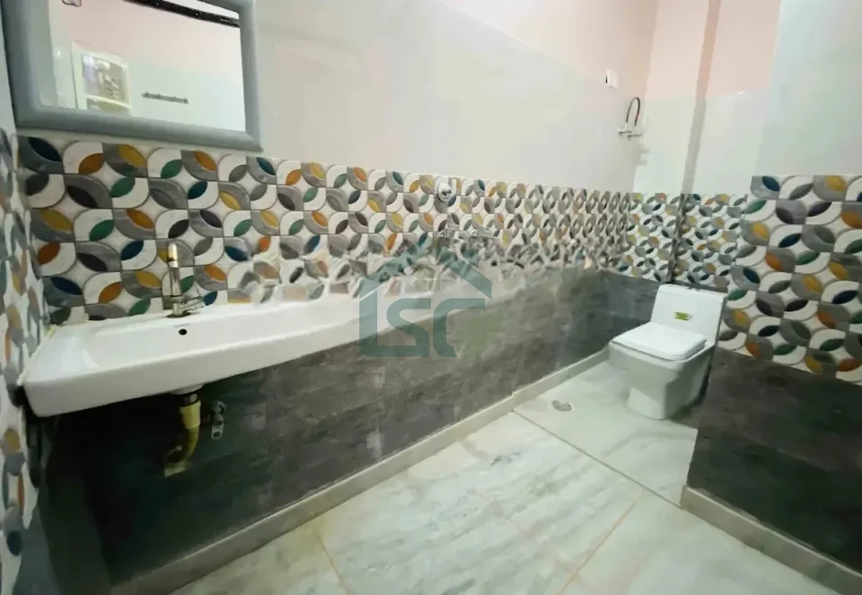 Kusum Niwas in Shakarpur, Delhi — property photo 5