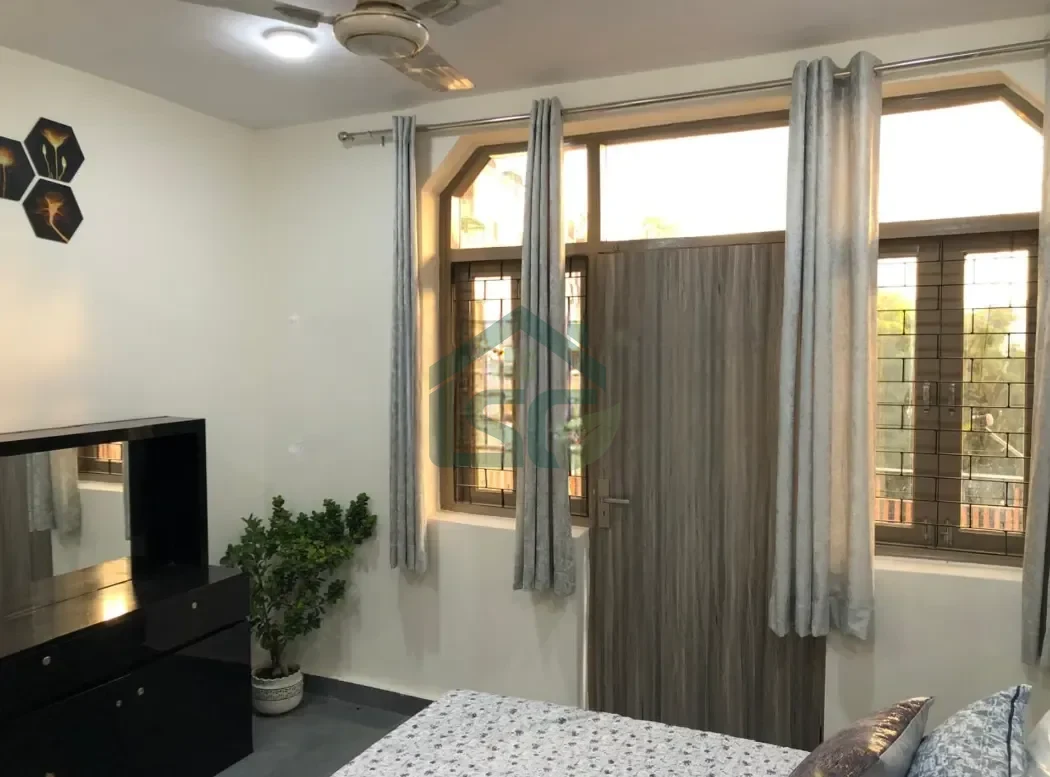 SD PG in South Extension I, Delhi — property photo 1