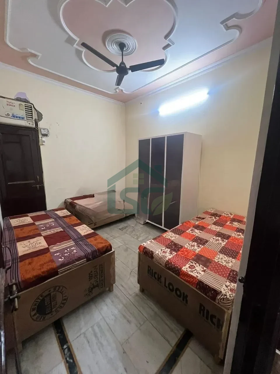 Subhash PG For Boys And Girls in East of Kailash, Delhi — property photo 1