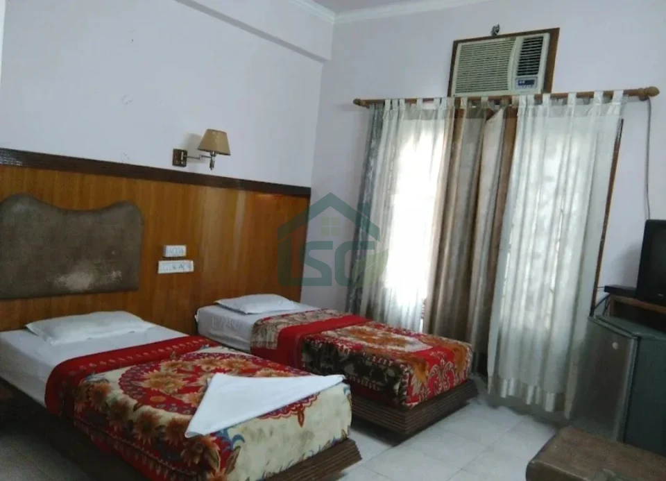 Photo 4 of Lakshmi Girls Hostel, shahnajaf rd beside showroom, Lucknow