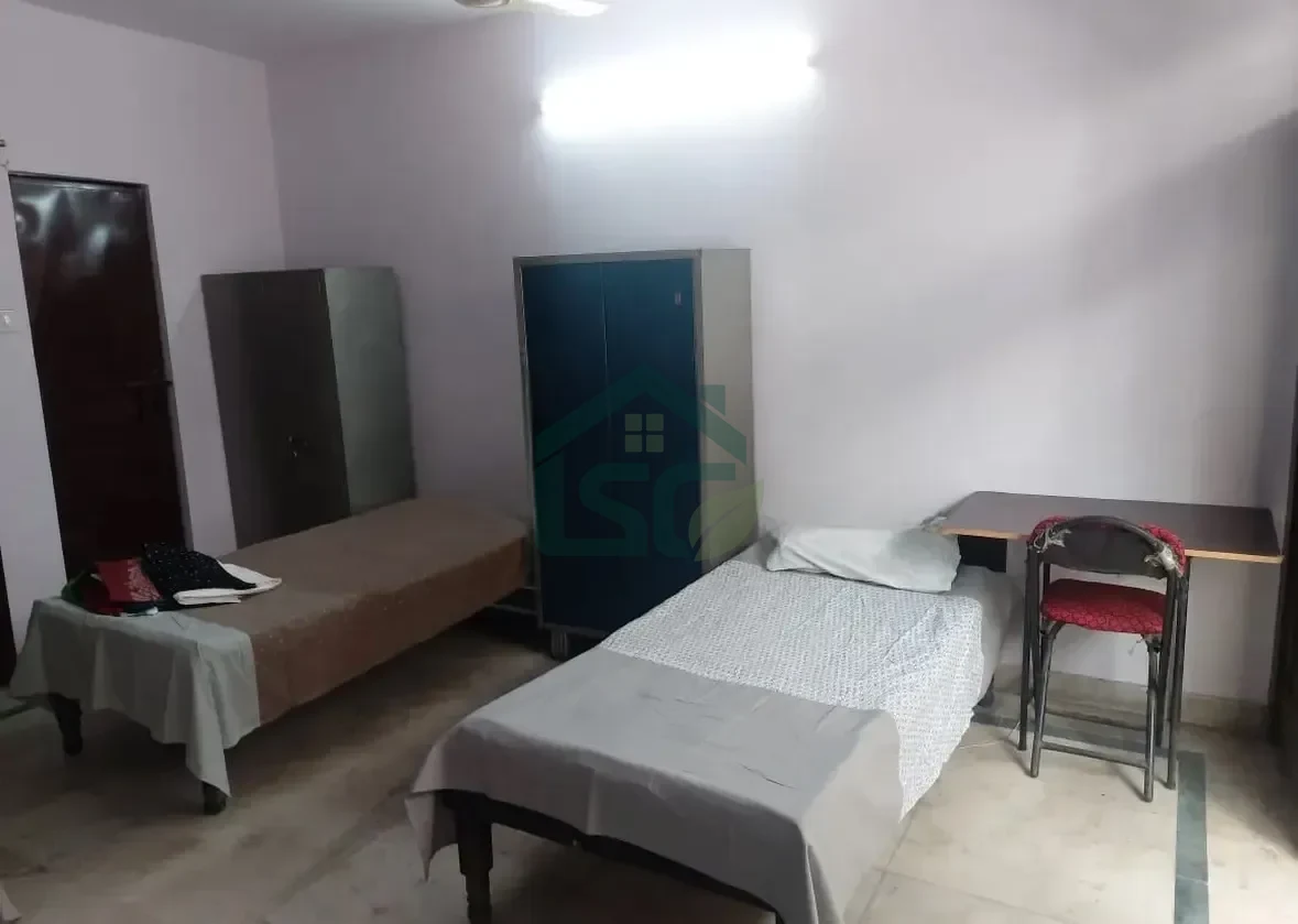 SS PG saket for Boy And Girls in Sainik Farm, Delhi — property photo 1