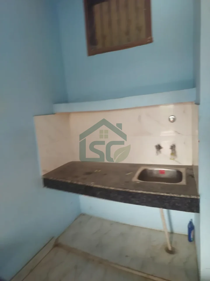 Suresh Room For Rent in Sector 68, Gurugram — property photo 4