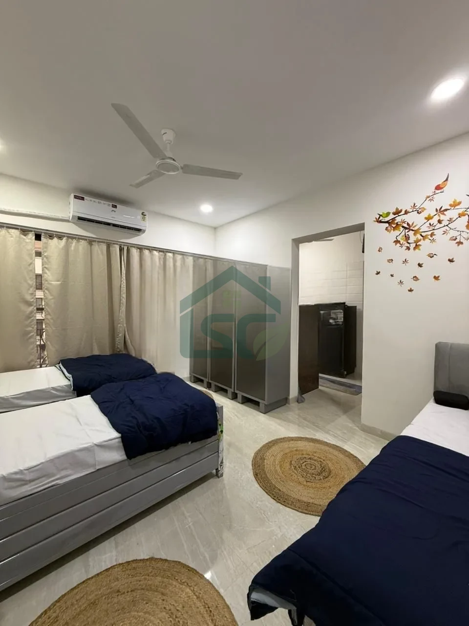 At Ayat Stay For Boys, Kondivita Road, Mumbai