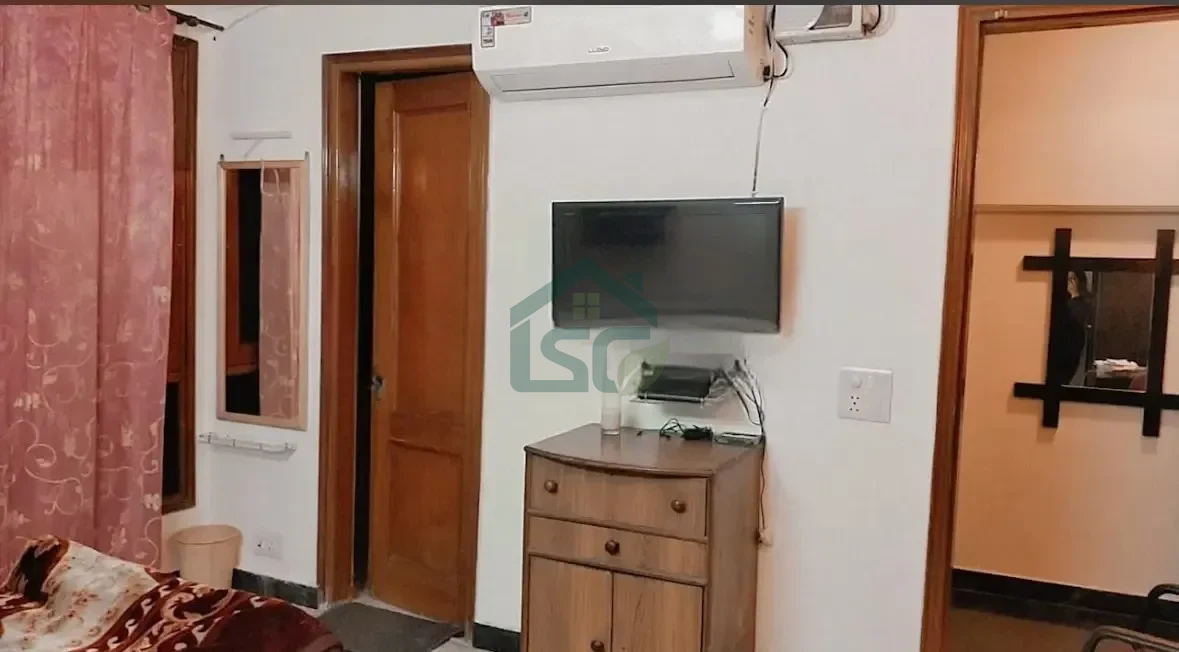 Neelu Mahajan PG in Greater Kailash, Delhi — property photo 1