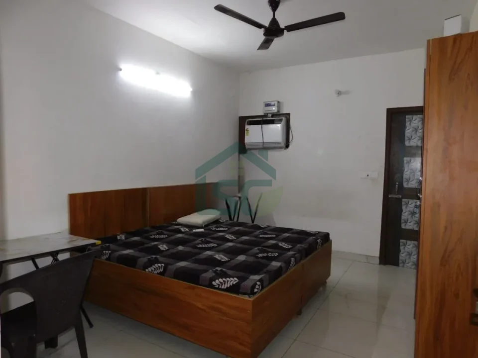 Roomorra luxury coliving PG in Sector 104, Noida — property photo 2