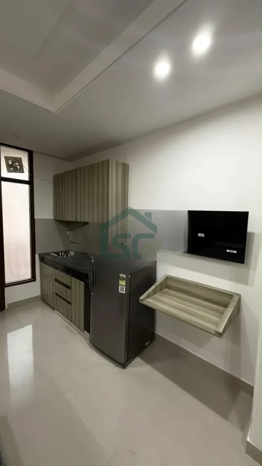 1 RK Luxury Fully Furnished in Sector 28, Gurugram — property photo 2