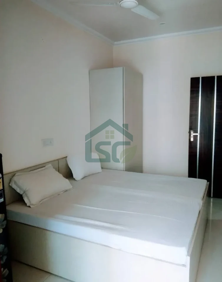 849 in Sector 28, Gurugram — property photo 1
