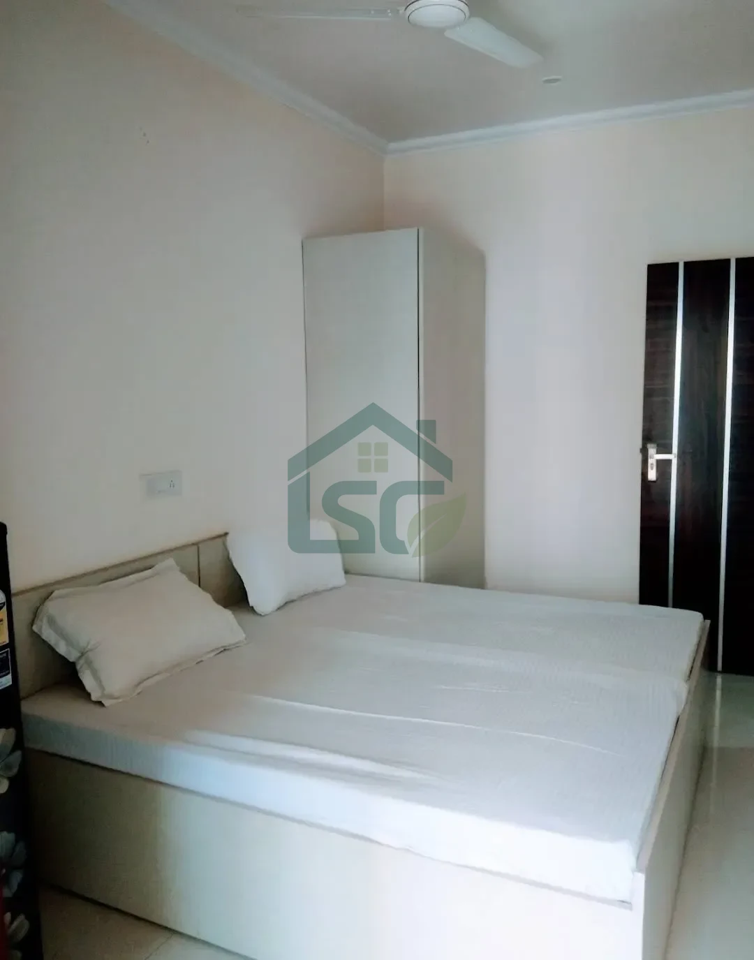 849 in Sector 28, Gurugram — property photo 1