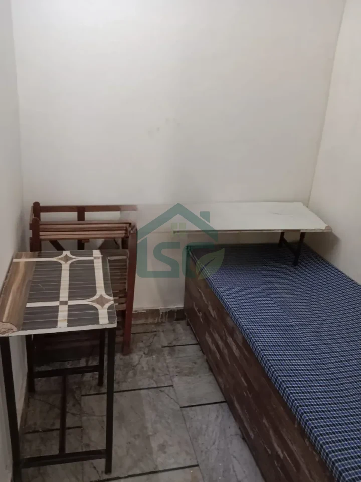 Evergreen PG in Indra Vikas Colony, Delhi — property photo 3