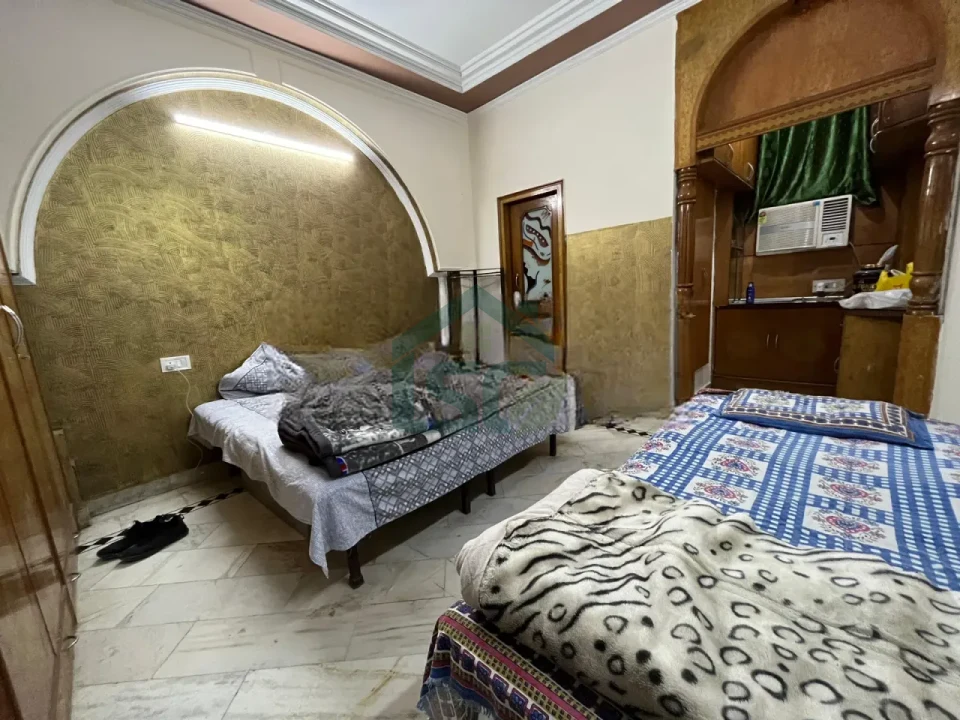 Living hub boys PG in GTB Nagar, Delhi — property photo 4