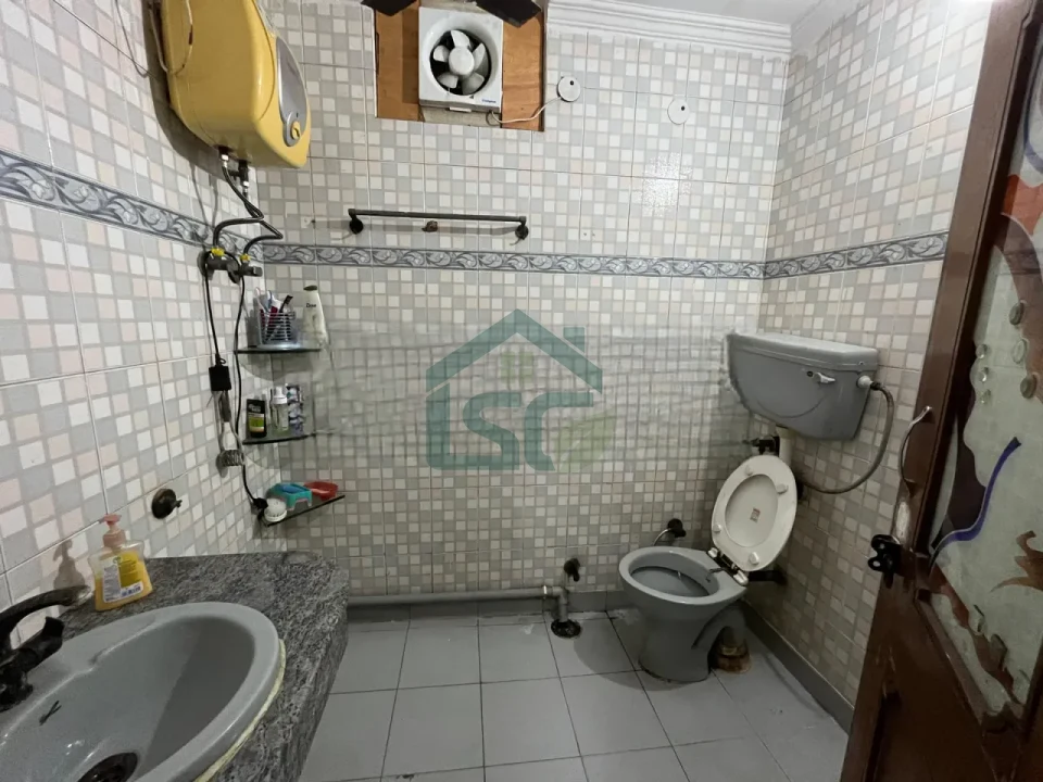 Living hub boys PG in GTB Nagar, Delhi — property photo 5